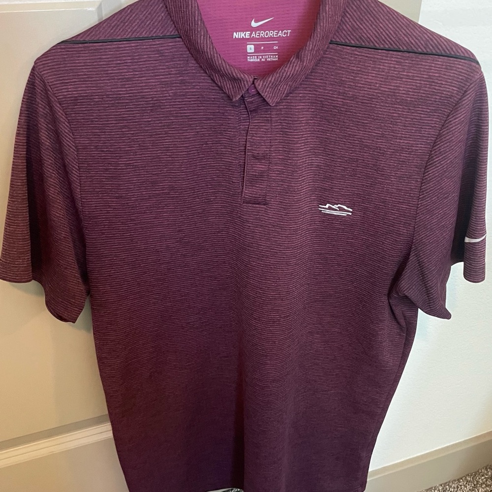 NIKE AEROREACT DRI FIT BURGUNDY STRIPED GOLF POLO SHIRT SIZE S